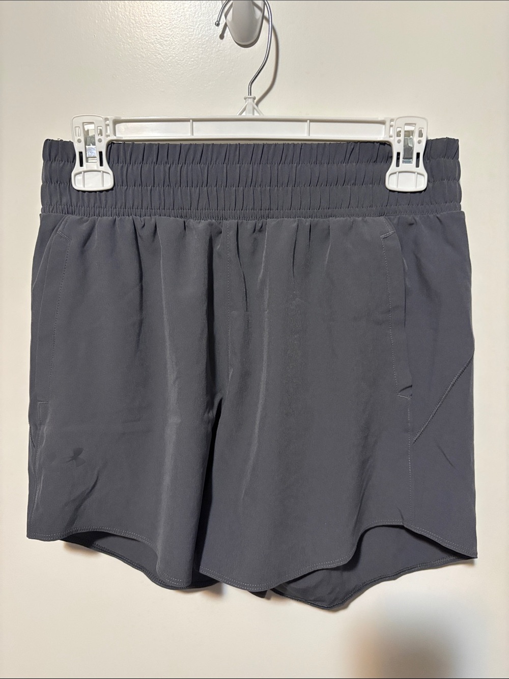 NWT Under Armour Women's Charcoal Elastic-Waist Athletic Shorts